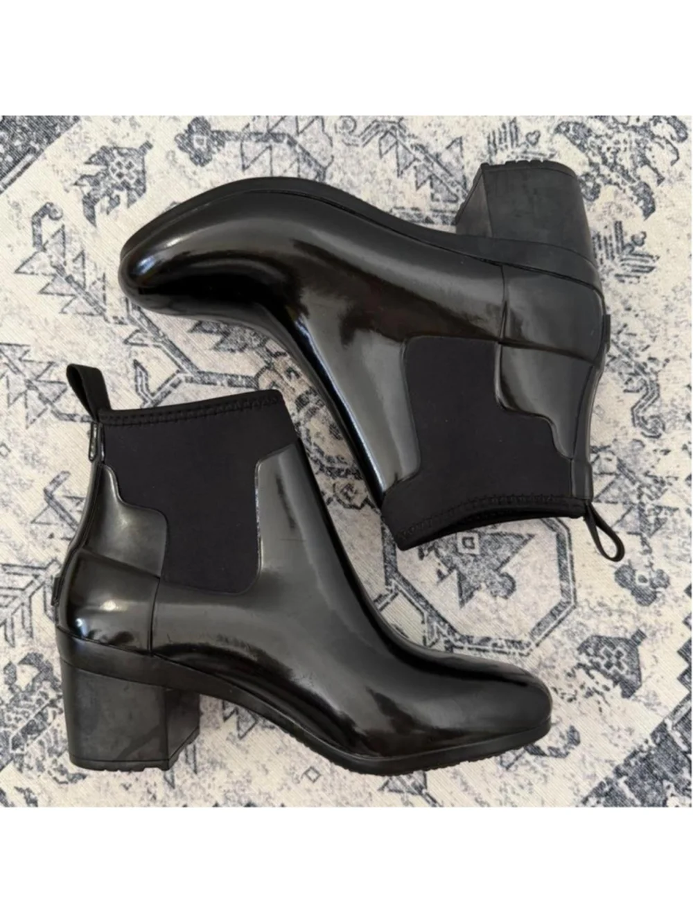 Hunter Refined Black Mid Heel Gloss Bootie - Size 7/38